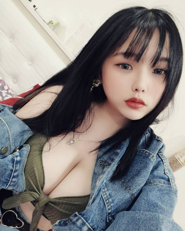 Mia娃娃臉加上S級超狂爆乳你挺得住嗎