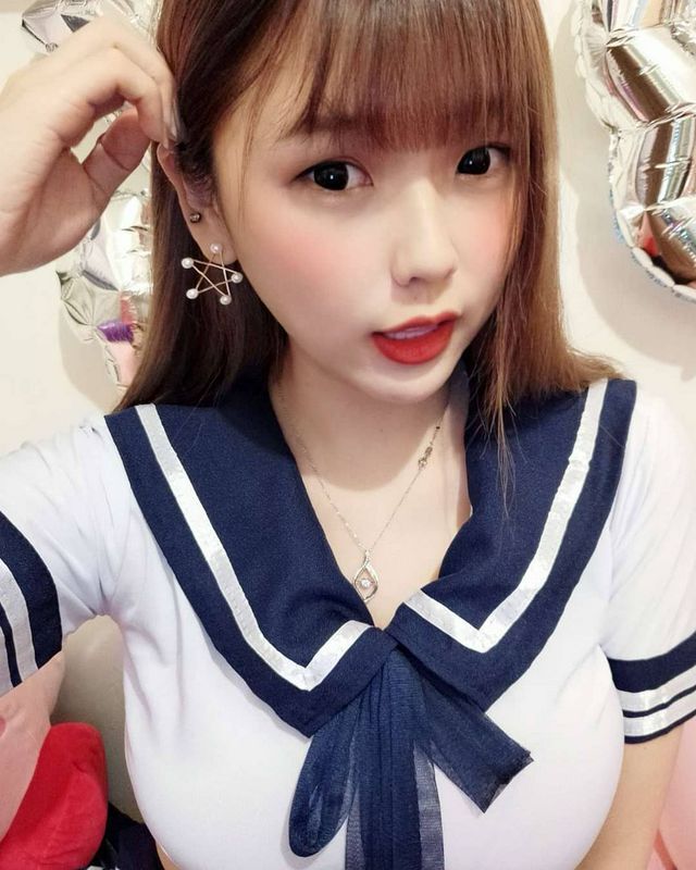 Mia娃娃臉加上S級超狂爆乳你挺得住嗎