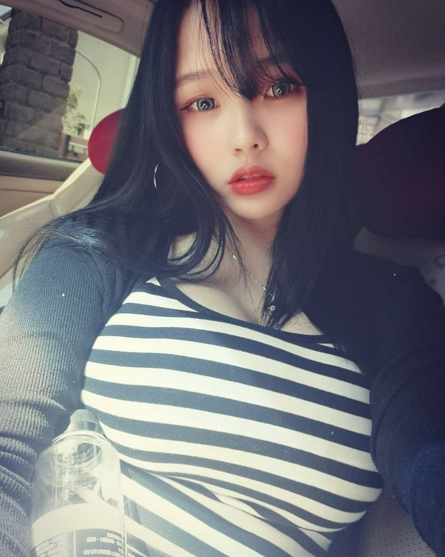 Mia娃娃臉加上S級超狂爆乳你挺得住嗎