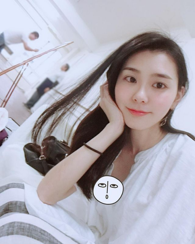 文青系女孩以瓅清純模樣讓人想起初戀的感覺