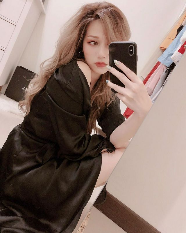 LingLing翎鈴又白又大...逆天長腿讓人秒抬頭