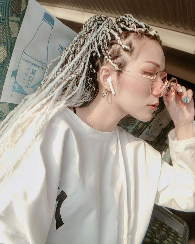 LingLing翎鈴又白又大...逆天長腿讓人秒抬頭