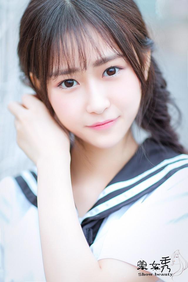 美女秀：校園女神！青澀性感更誘人！