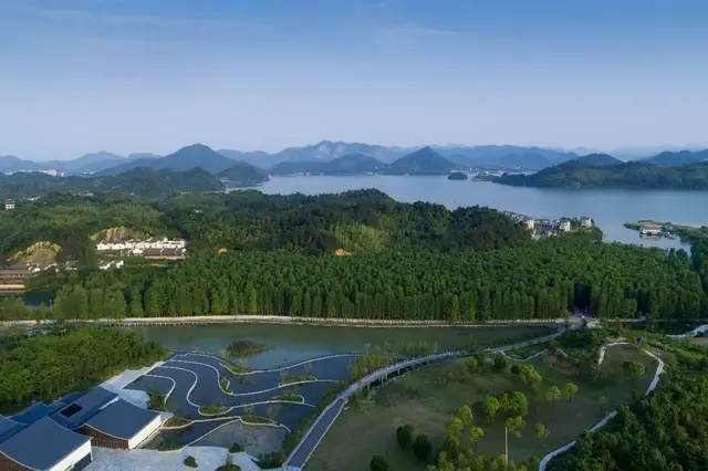 月底通車！400萬(wàn),這山水間的純低密地鐵合院,還有“陽(yáng)光地下室”