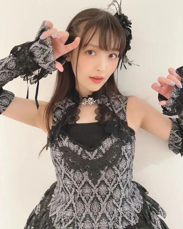 奶系美女上坂堇！擁有火辣身材的特利迦