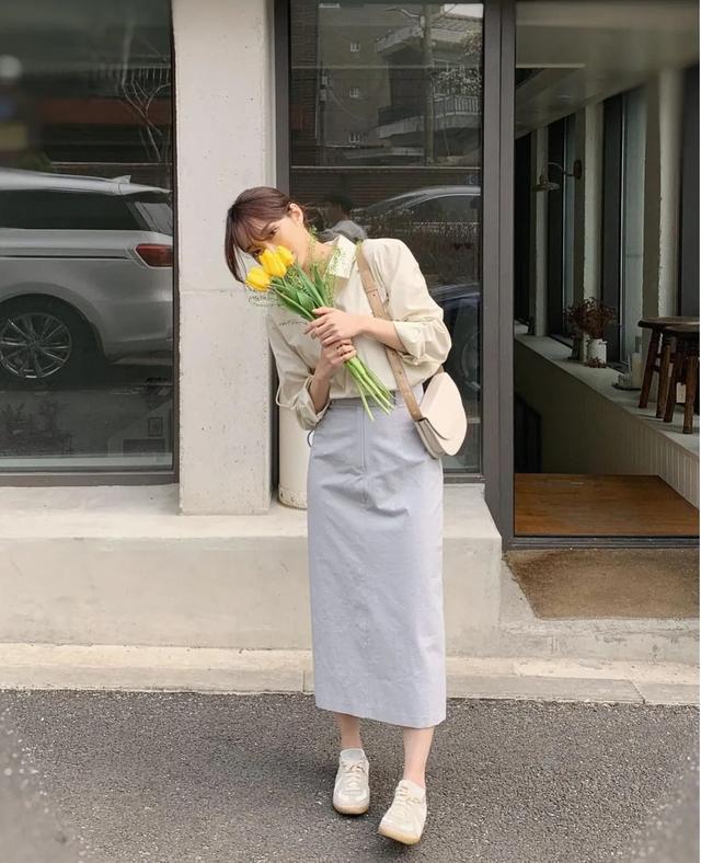 “渣女站姿”火了！腰和屁股凹成90度，這誰頂?shù)米∧? onerror=