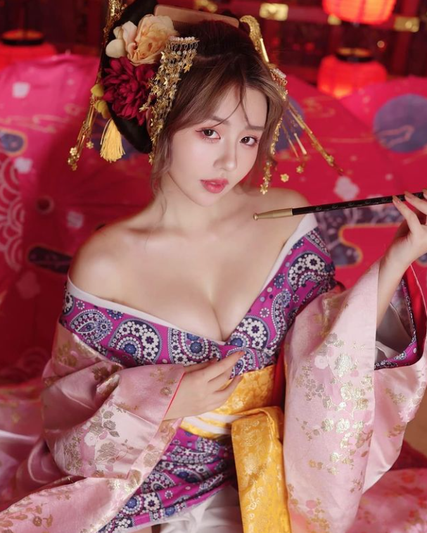 臺灣小眾網(wǎng)紅美女，甜美性感，姐姐鯊我！