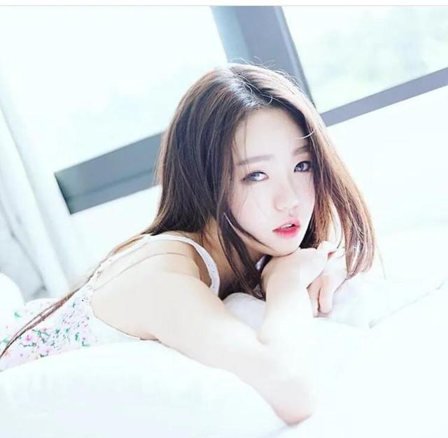 還記得韓國熱舞飯拍的天花板女孩么？對(duì)她就是樸恩率