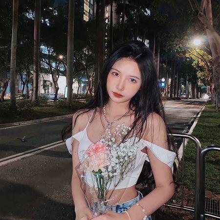 蔡詩萍17歲正妹女兒「轉身掉出屁股蛋」！破尺度激辣網：好害羞