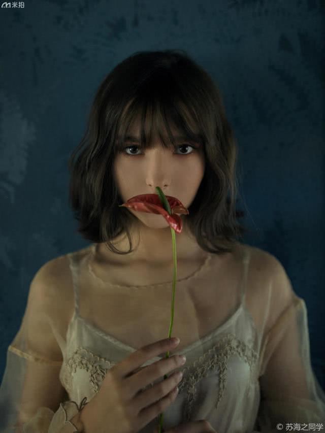 人像寫真：火車上的短發(fā)少女，清純可愛
