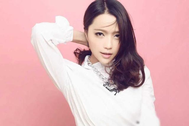 廣東盛產(chǎn)美女！來自廣東的20位女星，個個如花似玉，性感迷人