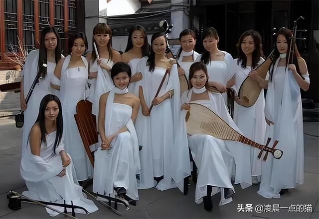 女子十二樂坊曾風(fēng)靡一時(shí)，21年后遠(yuǎn)赴日本追夢，現(xiàn)狀太令人唏噓！