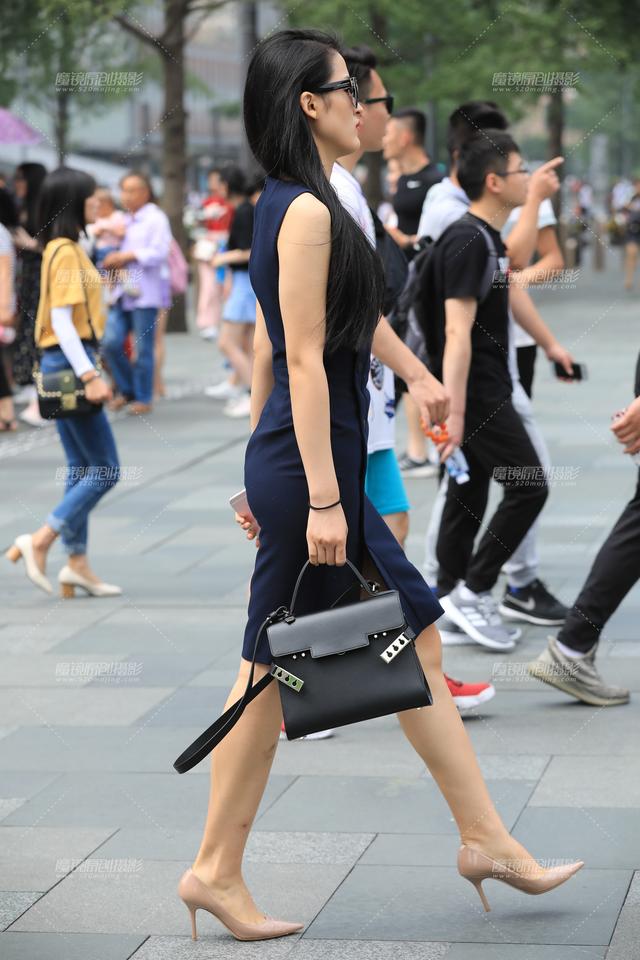 街拍高清美女逛街寫真風韻少婦性感清純小姐姐大長腿皮膚白皙