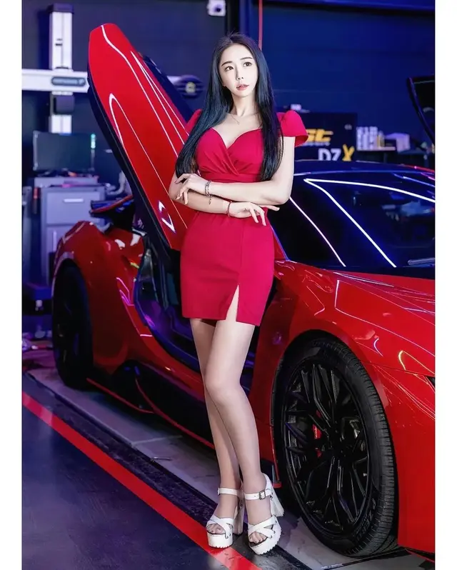 韓國第一車模！甜美的外形，性感的身材，根本頂不住！
