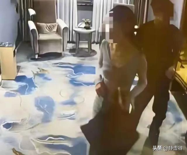 美女老師，出軌自家學(xué)生，愛情成了欲望奴隸，高科技也擋不住