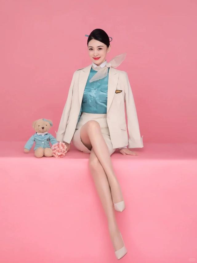 網(wǎng)紅主播的空乘制服組圖，看起來很美