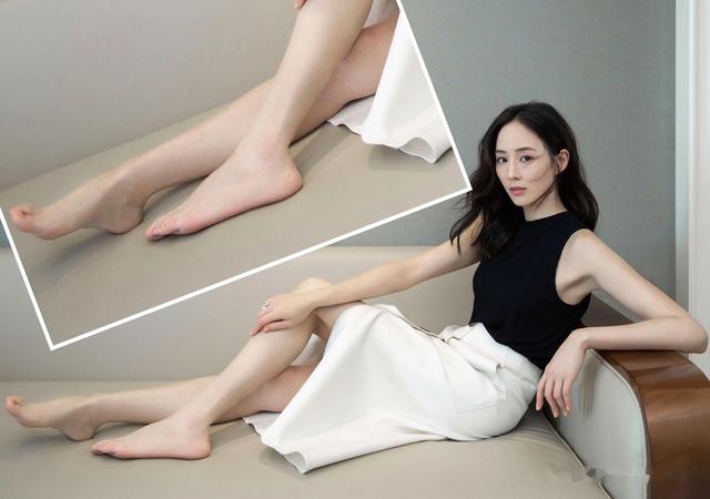 張鈞甯光腳丫寫真：皮膚緊致、膚白貌美、從頭美到腳！