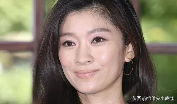 48歲筱原涼子憑顏值狀態(tài)登上熱搜，凍齡美肌離不開(kāi)她的獨(dú)家小秘訣