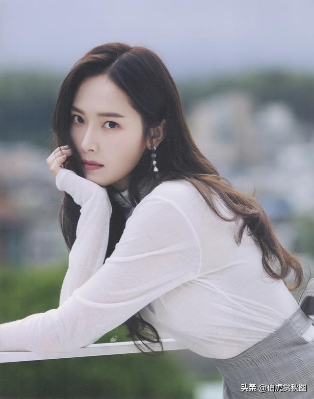 相當(dāng)哇塞！娛樂(lè)圈頂流Jessica鄭秀妍寫(xiě)真賞、性感嫵媚腿長(zhǎng)腰細(xì)