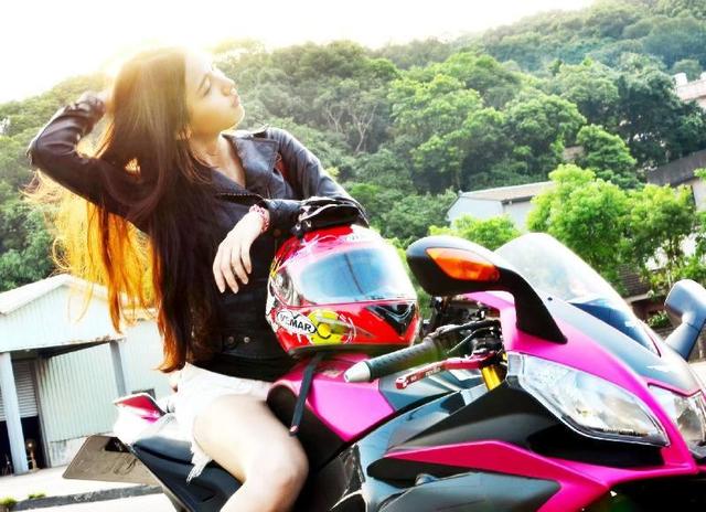 哪位機車美女是你心中的女神？