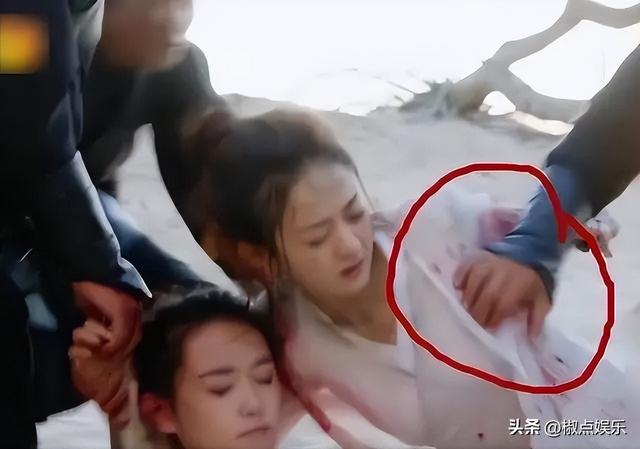 “襲胸、摸腿”，借拍戲之名揩油，內(nèi)娛的“假戲真做”有多可怕？