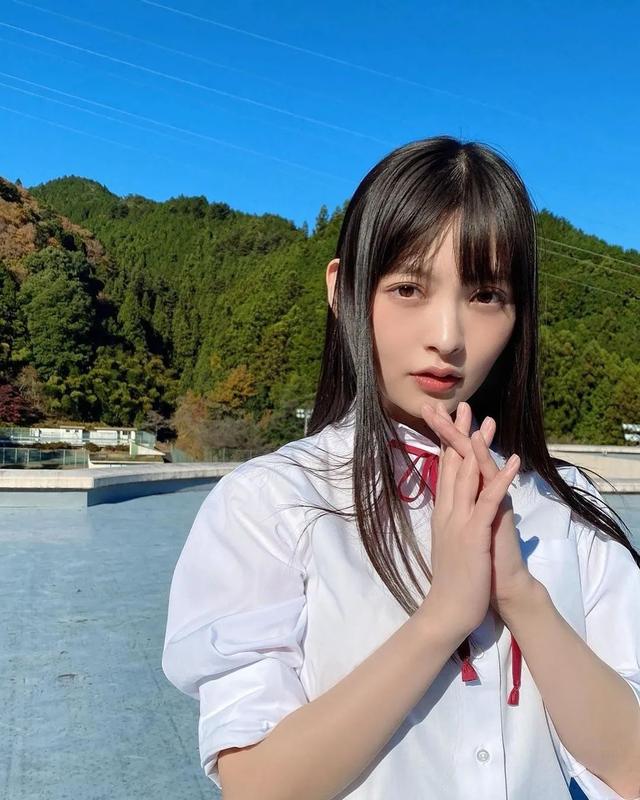奶系美女上坂堇！擁有火辣身材的特利迦
