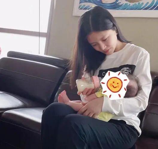 杜淳老婆母乳崩潰：孩子一碰奶頭就哭，整個(gè)哺乳期我都在用吸奶器