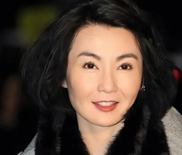 “小方臉”才是真抗老，這些拒絕“削骨”女明星，歲數(shù)越大越好看