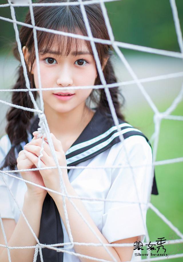 美女秀：校園女神！青澀性感更誘人！