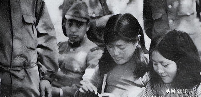 珍貴老照片，日軍強征慰安婦，身上涂滿奶油的性感美女