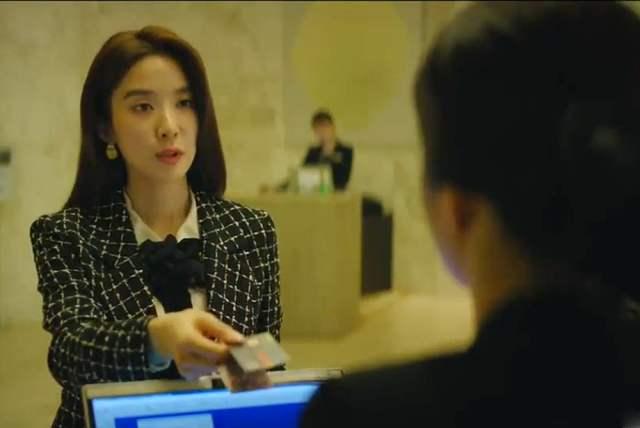張娜拉主演《VIP》：辦公室抓“小三”狗血?jiǎng)?？追了才知韓國(guó)女性處境的艱難