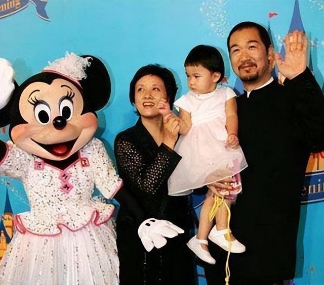萬萬沒想到，67歲“丁克”了28年的的鄧婕，最終成為了人生贏家