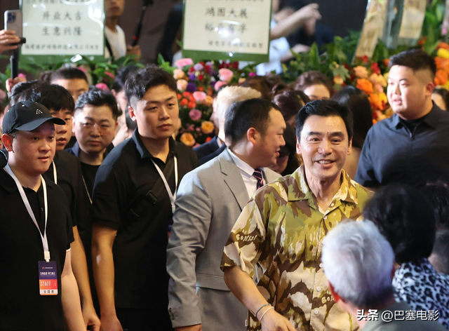 香港這一夜，馬明吳卓羲帥氣有型，蔡思貝清純，陣容堪比TVB臺慶
