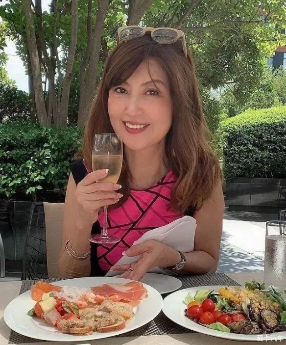 日本71歲美女奶奶詮釋逆生長！曾在國民美魔女奪冠