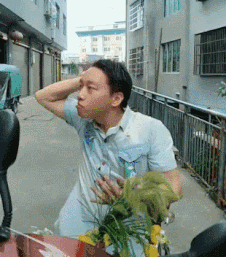 妹子身穿包臀裙，黑絲，高跟鞋去爬山，真的不會(huì)累腳么