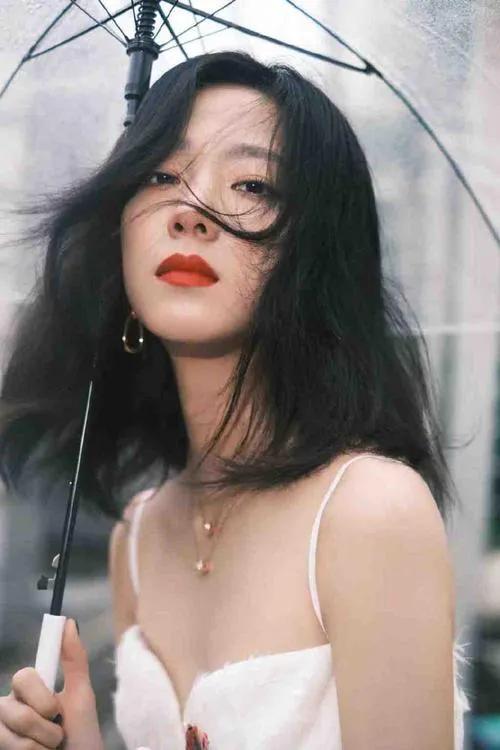 實地探訪！成都私人影院美女陪看可親嘴摸胸可過夜，都是00后！