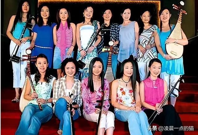 女子十二樂坊曾風(fēng)靡一時(shí)，21年后遠(yuǎn)赴日本追夢，現(xiàn)狀太令人唏噓！