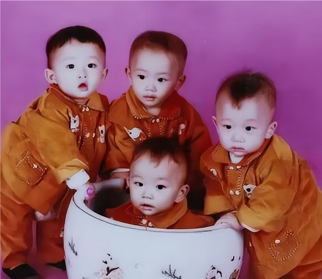 03年湖南產(chǎn)婦生下4胞胎，針管灌奶艱難存活，18年后全部金榜題名