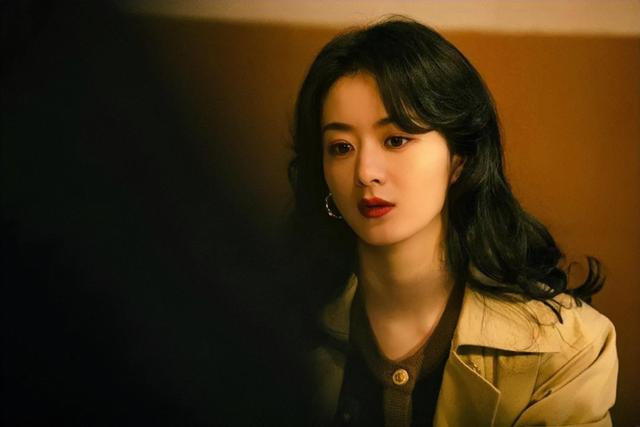 “小方臉”才是真抗老，這些拒絕“削骨”女明星，歲數(shù)越大越好看