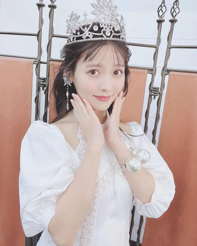 奶系美女上坂堇！擁有火辣身材的特利迦