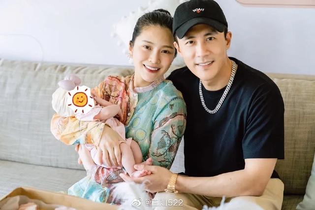杜淳老婆母乳崩潰：孩子一碰奶頭就哭，整個(gè)哺乳期我都在用吸奶器