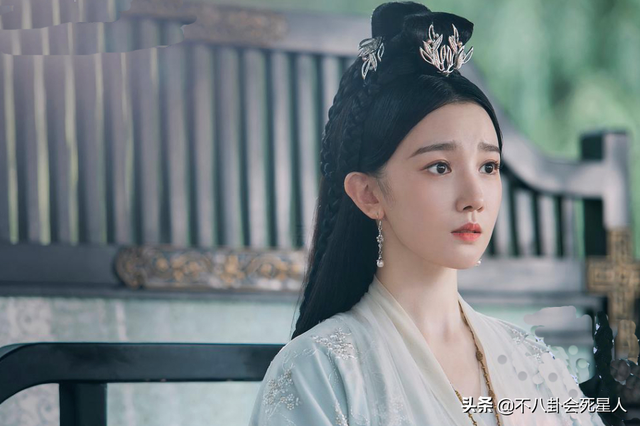 5位長(zhǎng)相土氣的女星，大刀闊斧下狠手，一步步將自己變成大美女