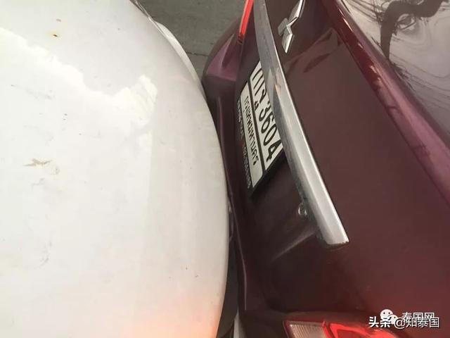 泰國美女在交通事故現(xiàn)場“直播熱舞”，原來是這東西給鬧的...