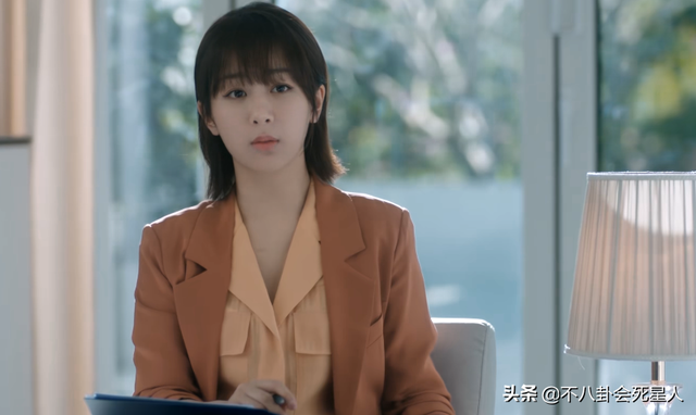 5位長(zhǎng)相土氣的女星，大刀闊斧下狠手，一步步將自己變成大美女