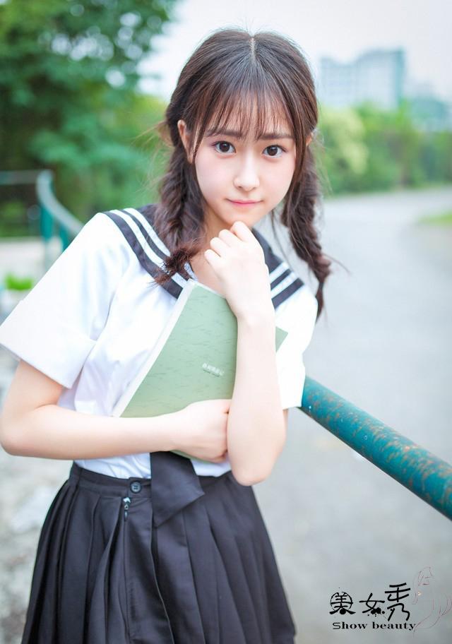 美女秀：校園女神！青澀性感更誘人！