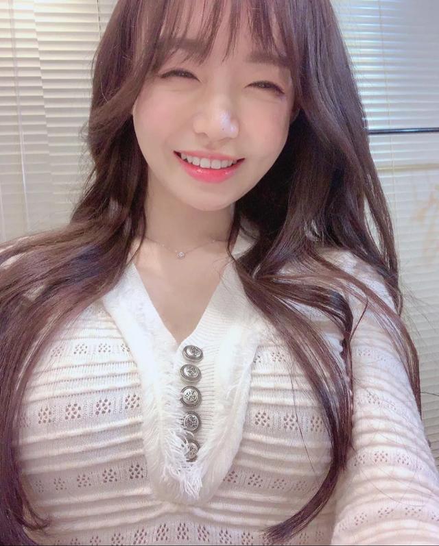 韓國性感美女樸恩：率性魅力盡顯身材之美！