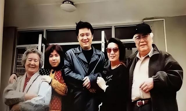 于洋97歲妻子楊靜去世，兒子早逝女兒定居美國，晚年住護理公寓