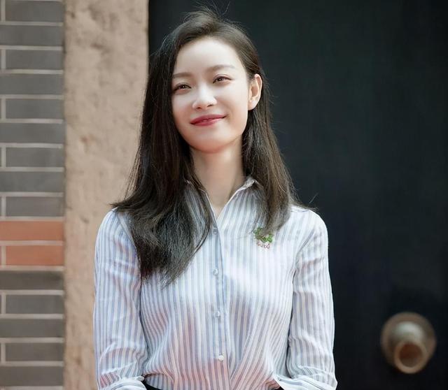 別只吹捧櫻桃小口！這8個大嘴美女，有的性感撩人，有的清純?nèi)缢? onerror=