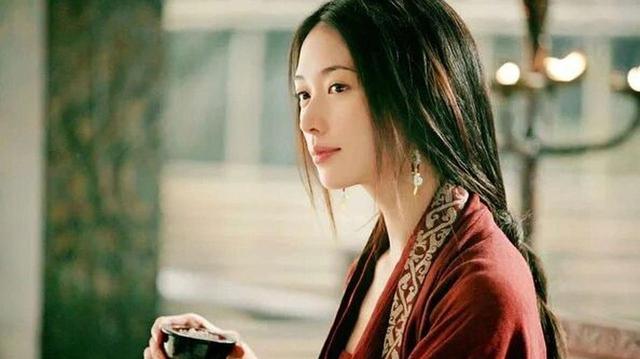 五官有瑕疵，卻堅持零整容，這5位女星照樣美得傾國傾城