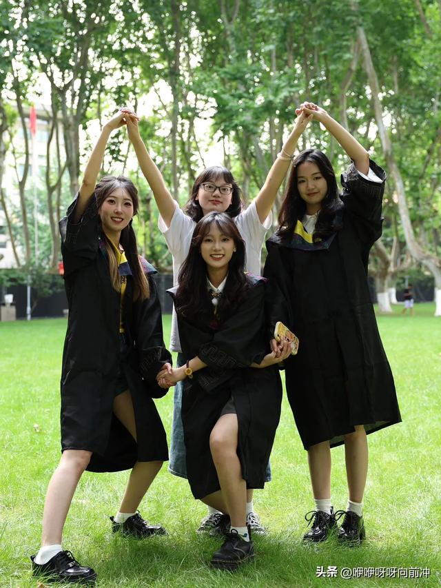 東南大學(xué)的絕色?；ǎ汗た撇排⒁魳愤_人、麻將高手